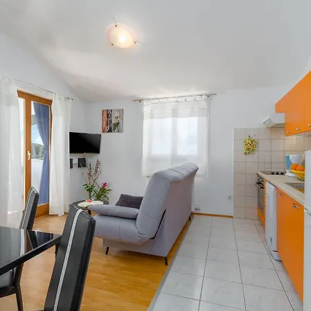 Malerisches Nur 400 Meter Zum Mit Wifi, Klima, Waschmaschine Apartment Porec