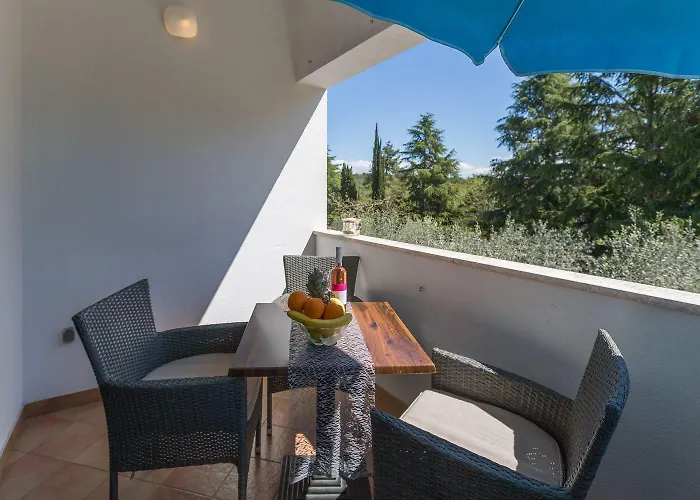 Malerisches Nur 400 Meter Zum Mit Wifi, Klima, Waschmaschine Porec