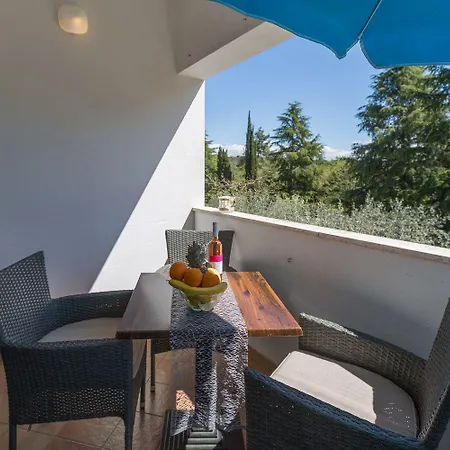 Malerisches Nur 400 Meter Zum Mit Wifi, Klima, Waschmaschine Пореч