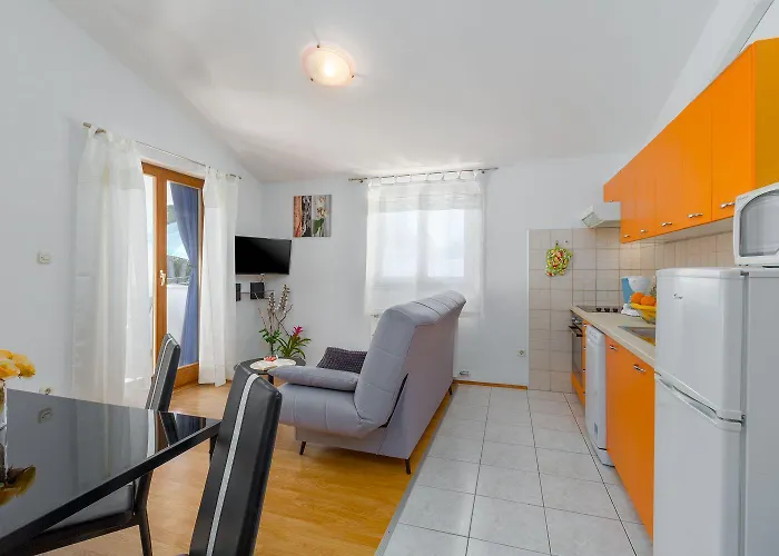 Malerisches Nur 400 Meter Zum Mit Wifi, Klima, Waschmaschine Апартаменты Пореч